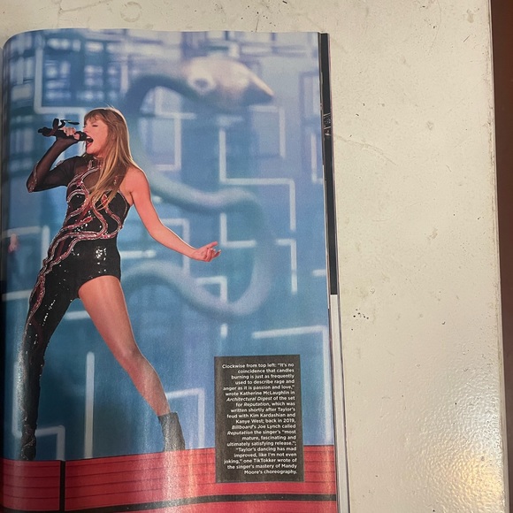 Taylor Swift The Eras Tour Collection - Picture 8 of 10